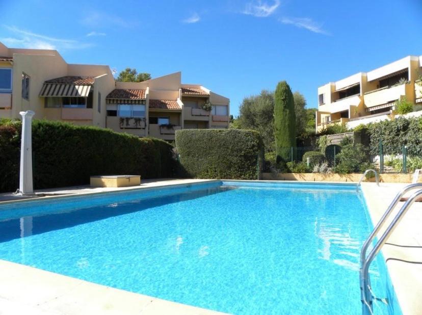 Studio Avec Piscines A 500M De La Plage Bandol Exteriér fotografie
