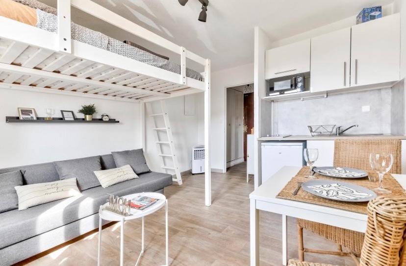 Studio Avec Piscines A 500M De La Plage Bandol Exteriér fotografie